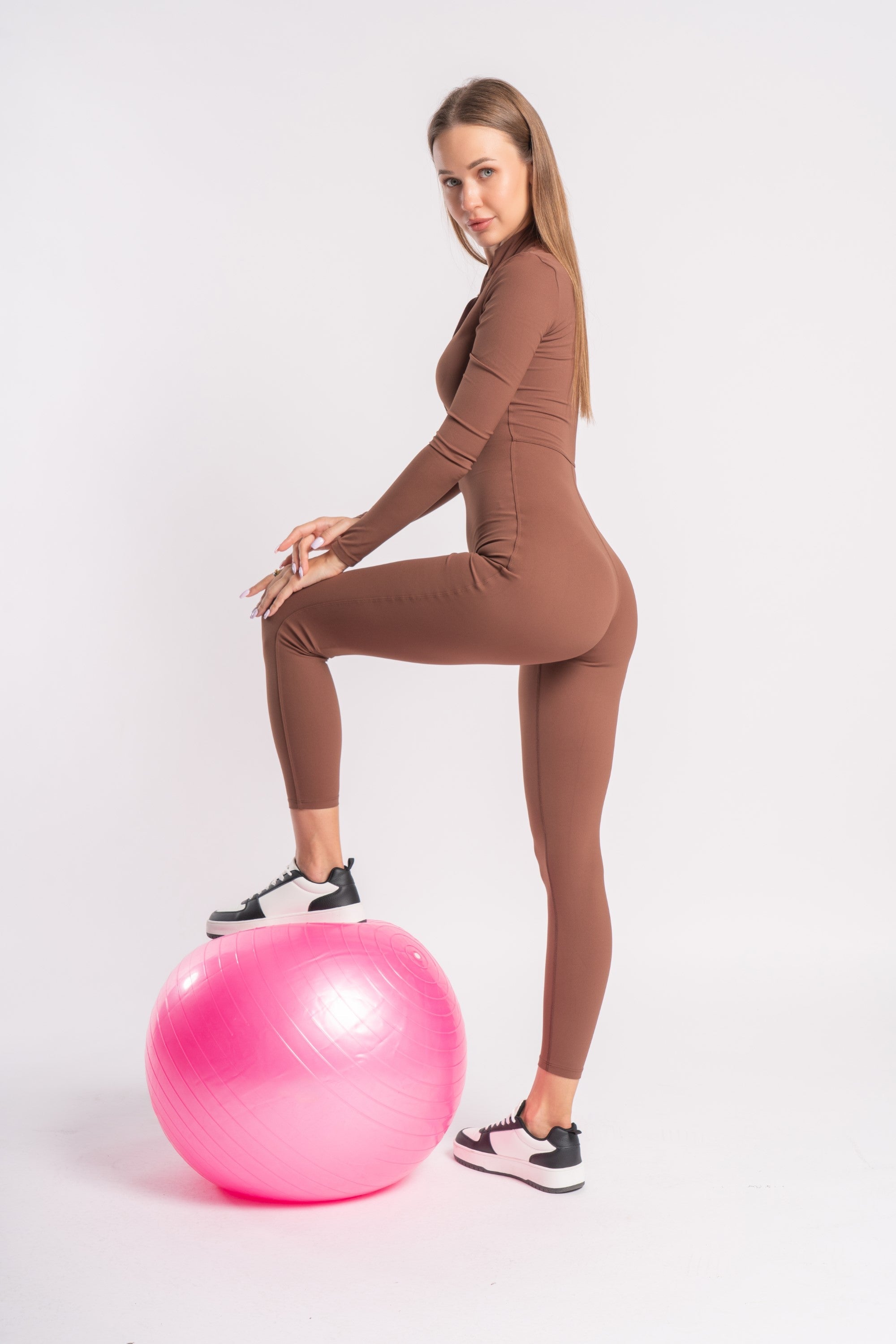 Zip-Front Long Sleeved Shaped Jumpsuit in Brown
